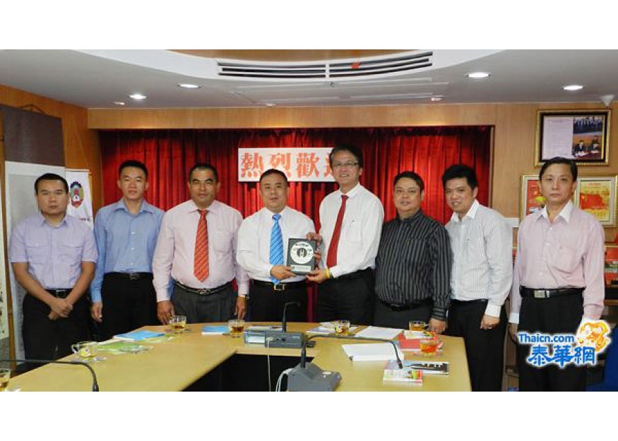 2011–06-24 马来西亚中国经济贸易总商会副总会长刘俊光率大马中经贸代表团访青商 李桂雄等热烈欢迎