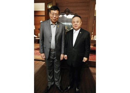 2017–12-24 李桂雄会长向泰国国家立法院蓬碧威辑冲拉猜主席拜年